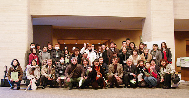 第15回 在宅ケアネットワーク栃木<br>
2011年２月11日の朝８時半、自治医大にてボランティア集合の写真